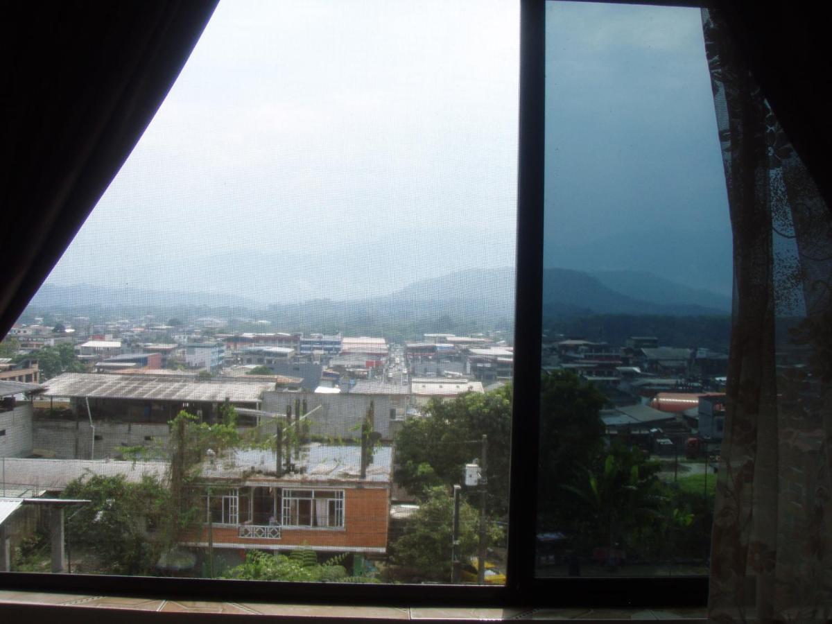 Hostal Limoncocha Tena Bagian luar foto