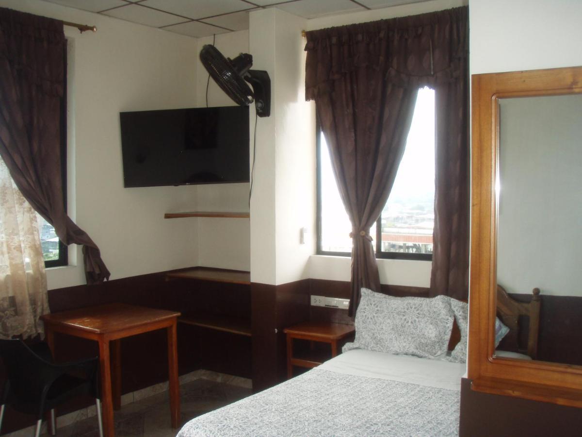 Hostal Limoncocha Tena Bagian luar foto